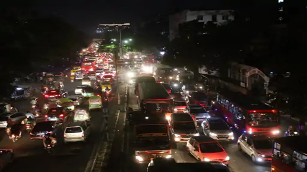 Green City કે Traffic City? ગાંધીનગરમાં ટ્રાફિકની સમસ્યાથી લોકો ત્રાહિમામ, મહાસંઘે પોલીસ સામે બાંયો ચડાવી