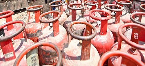 LPG ગેસ ગ્રાહકો માટે મોટો ફેરફાર:1 ઓક્ટોબરથી સબસિડી માટે બાયોમેટ્રિક આધાર ઓથેન્ટિકેશન ફરજિયાત