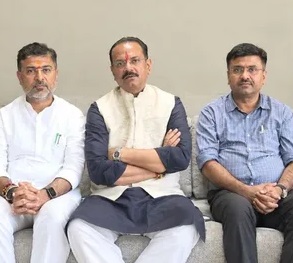 મહેસૂલી કર્મચારીઓનું આંદોલન પાછું ખેંચાયું: સરકાર સાથેની બેઠક બાદ સુખદ ઉકેલ